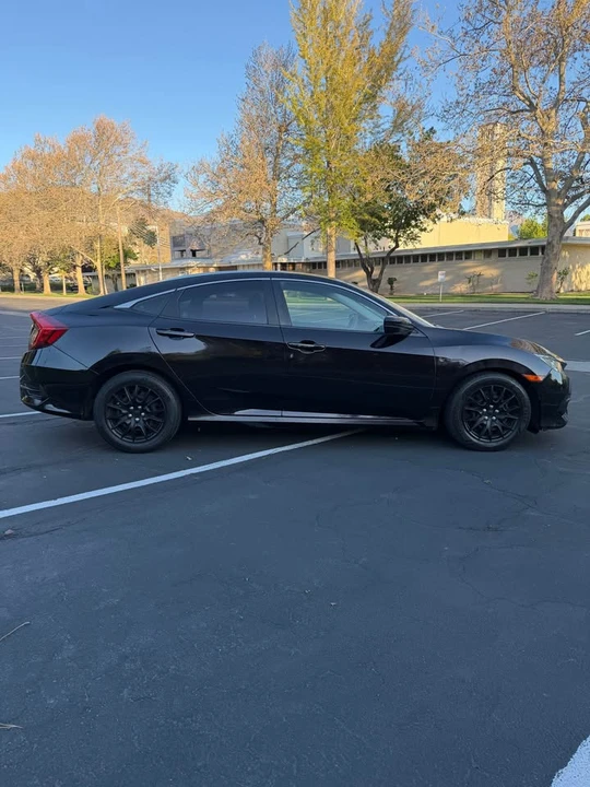 2016 Honda Civic 10th Gen - Image 4 of 16