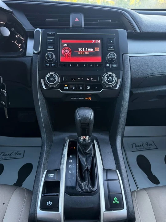 2016 Honda Civic 10th Gen - Image 12 of 16