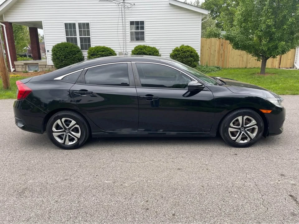 2016 Honda Civic 10th Gen - Image 5 of 15