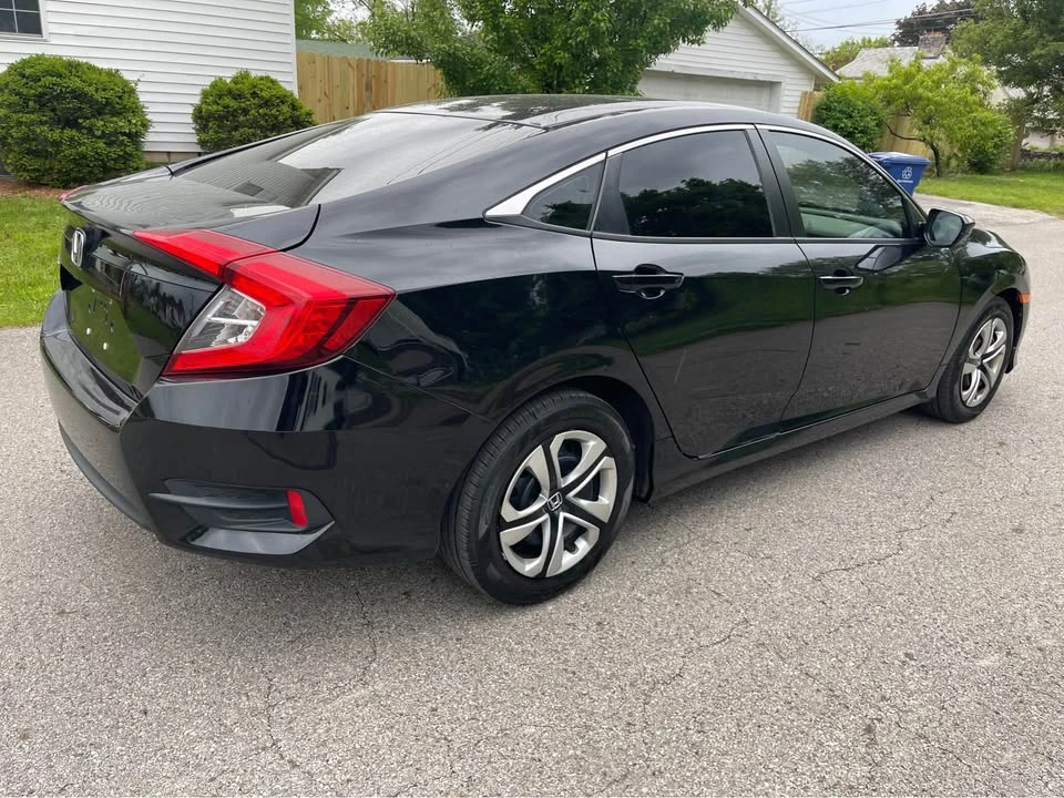 2016 Honda Civic 10th Gen - Image 6 of 15