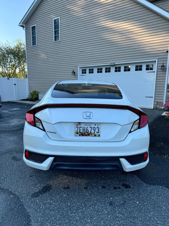 2016 Honda Civic 10th Gen - Image 3 of 12