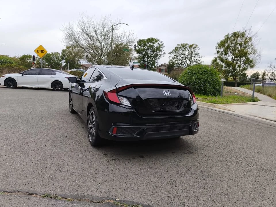 2016 Honda Civic 10th Gen - Image 5 of 17