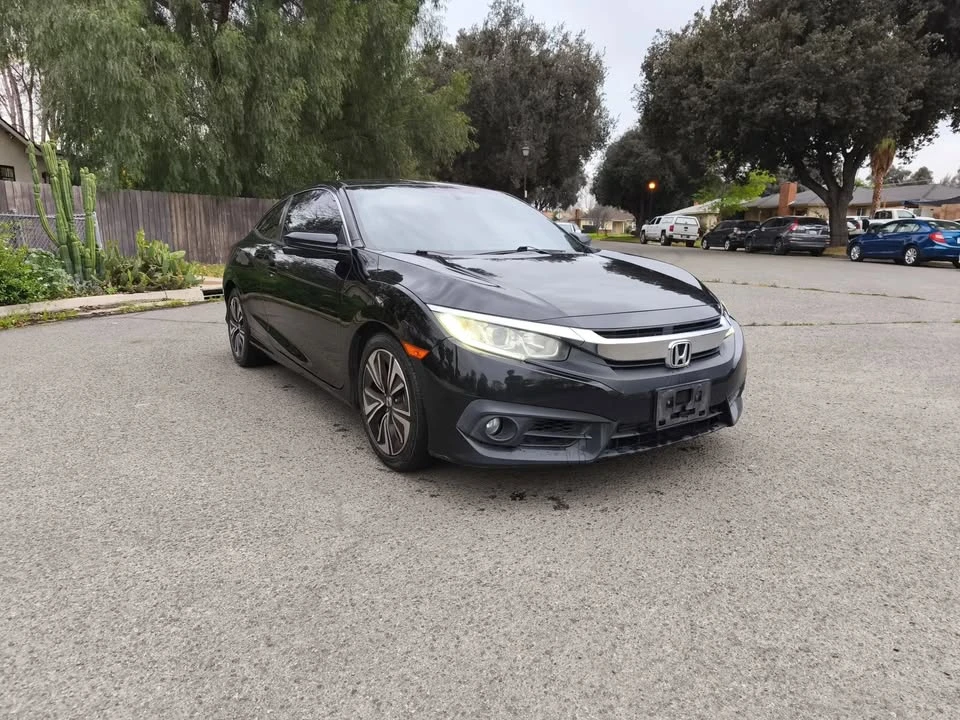 2016 Honda Civic 10th Gen - Image 9 of 17