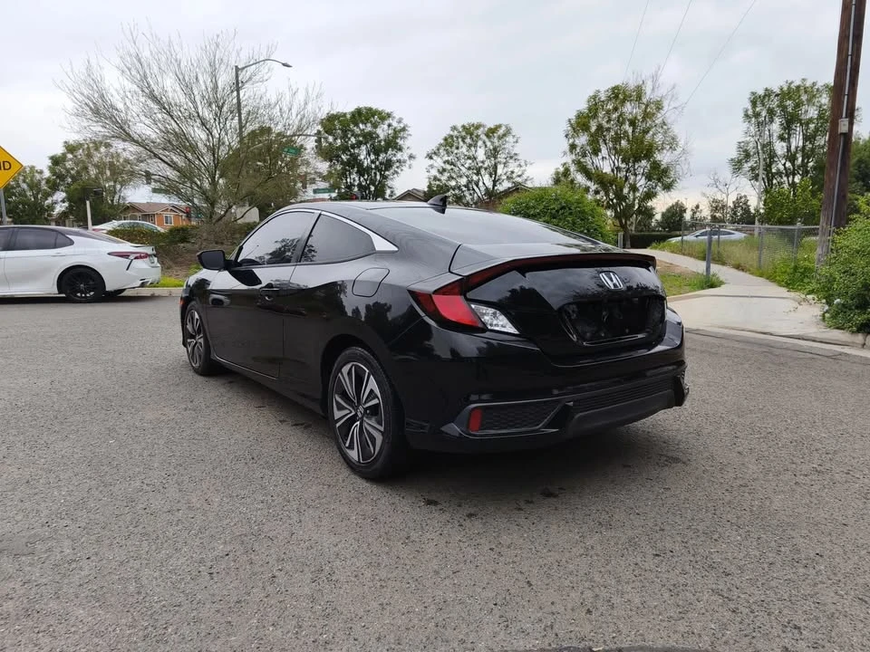 2016 Honda Civic 10th Gen - Image 8 of 17