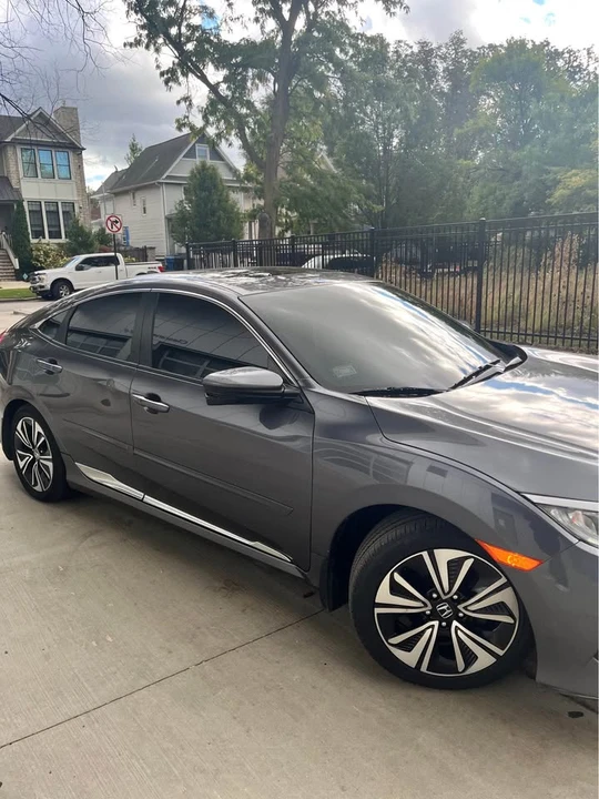 2016 Honda Civic 10th Gen - Image 2 of 10