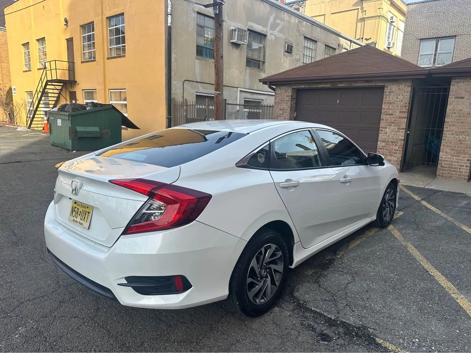 2016 Honda Civic 10th Gen - Image 4 of 14
