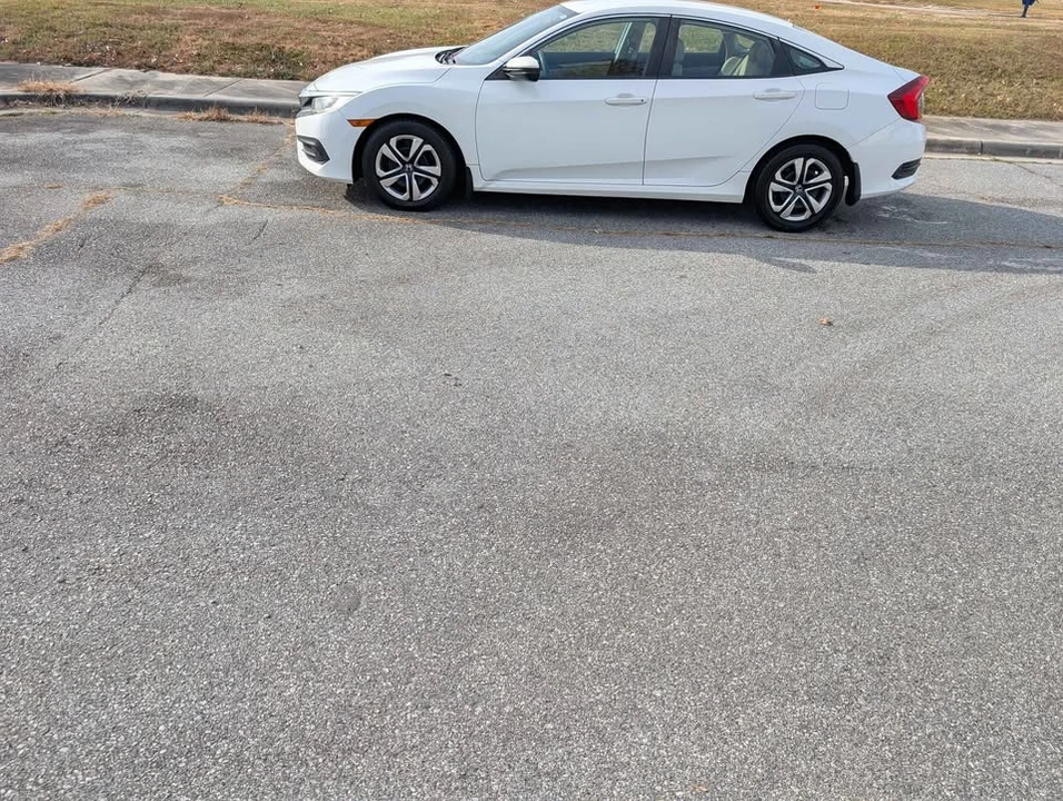 2016 Honda Civic 10th Gen - Image 4 of 7