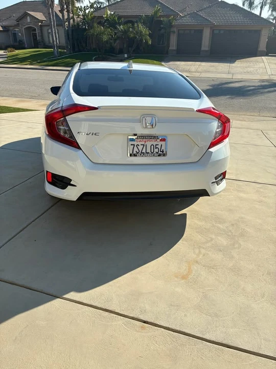 2016 Honda Civic 10th Gen - Image 3 of 10
