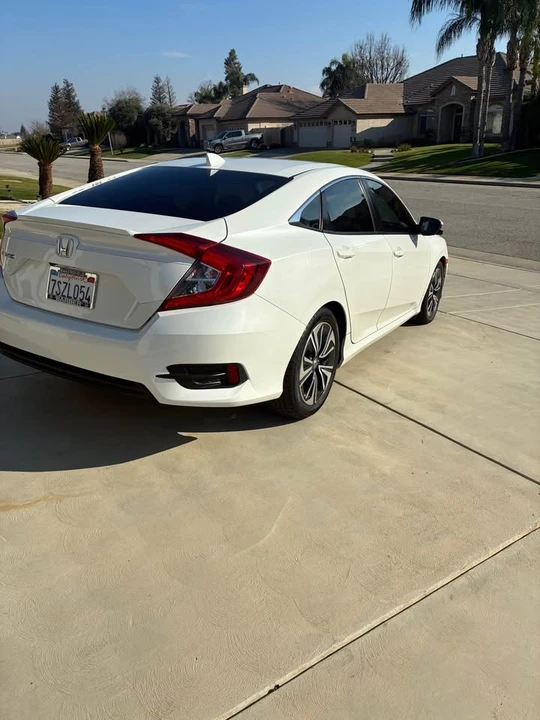 2016 Honda Civic 10th Gen - Image 4 of 10