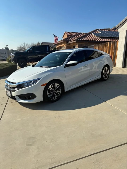 2016 Honda Civic 10th Gen - Image 2 of 10