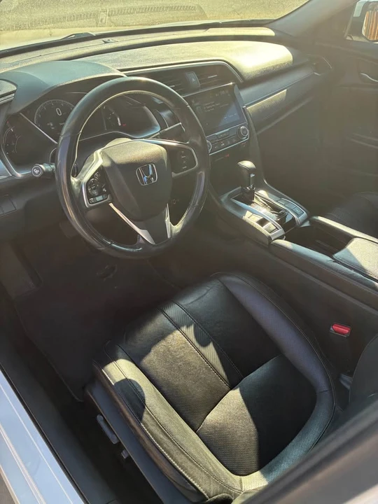 2016 Honda Civic 10th Gen - Image 6 of 10
