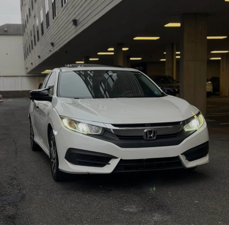 2016 Honda Civic 10th Gen - Image 2 of 10
