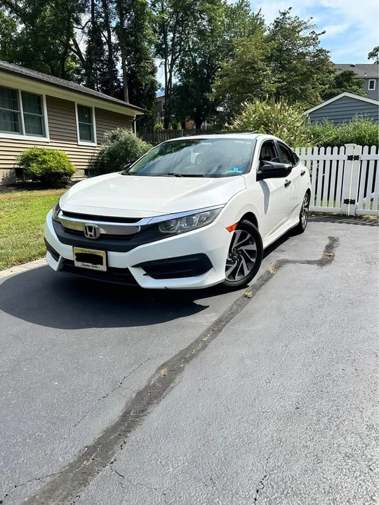 2016 Honda Civic 10th Gen - Image 8 of 10