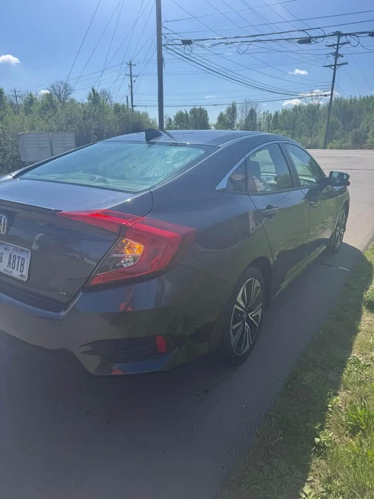 2016 Honda Civic 10th Gen - Image 5 of 10