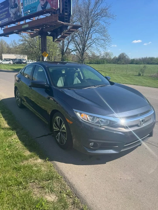 2016 Honda Civic 10th Gen - Image 2 of 10