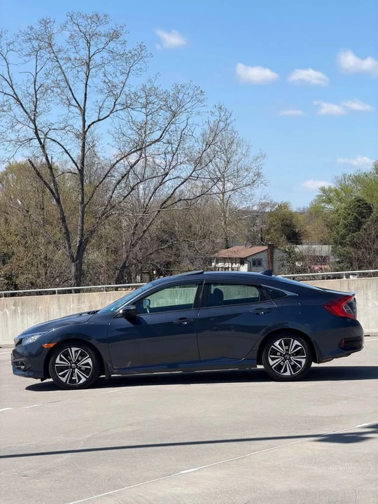 2016 Honda Civic 10th Gen - Image 10 of 20