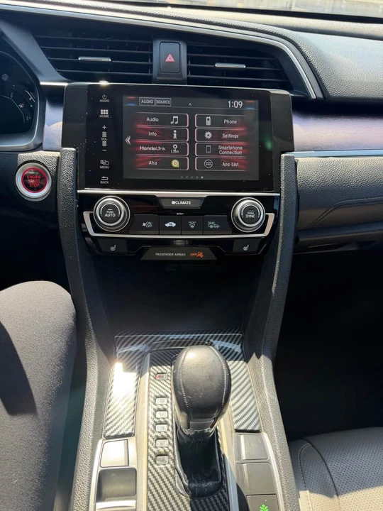 2016 Honda Civic 10th Gen - Image 14 of 16