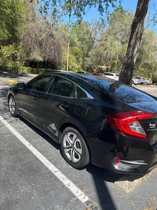 2016 Honda Civic 10th Gen - Image 9 of 21