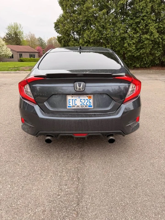 2016 Honda Civic 10th Gen - Image 4 of 15
