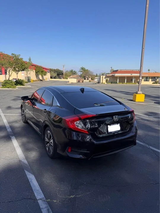 2016 Honda Civic 10th Gen - Image 6 of 9