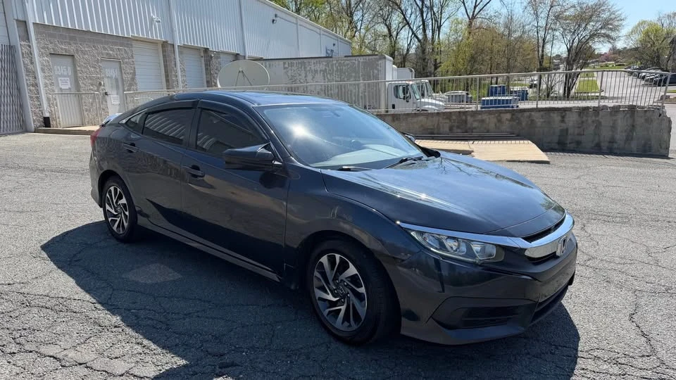 2016 Honda Civic 10th Gen - Image 6 of 11