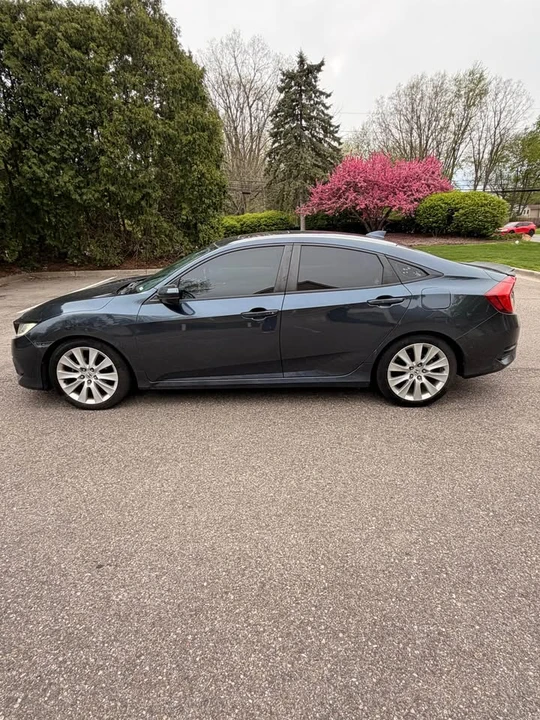 2016 Honda Civic 10th Gen - Image 5 of 15
