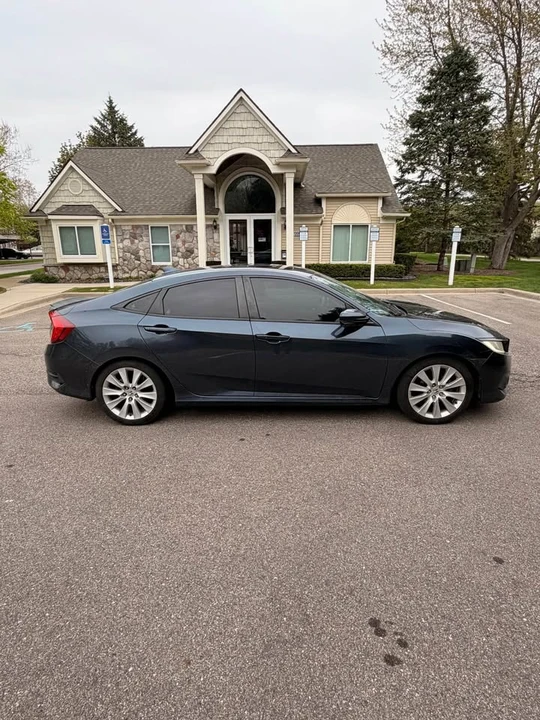 2016 Honda Civic 10th Gen - Image 2 of 15