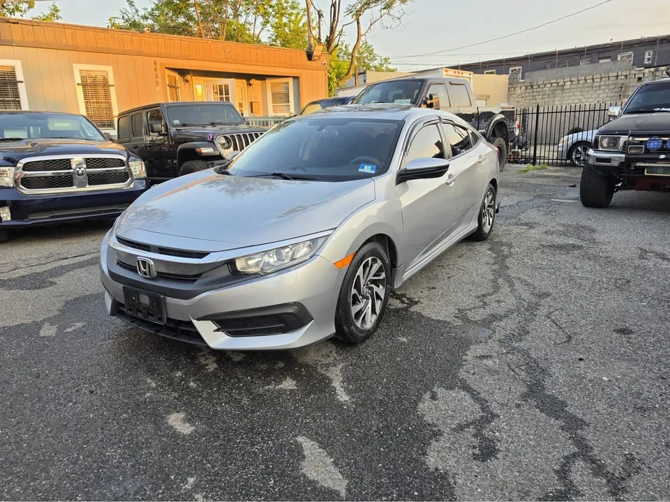 2016 Honda Civic 10th Gen - Image 5 of 10