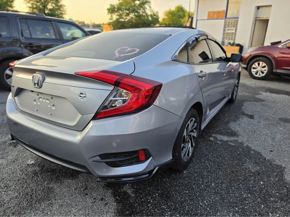 2016 Honda Civic 10th Gen - Image 6 of 10