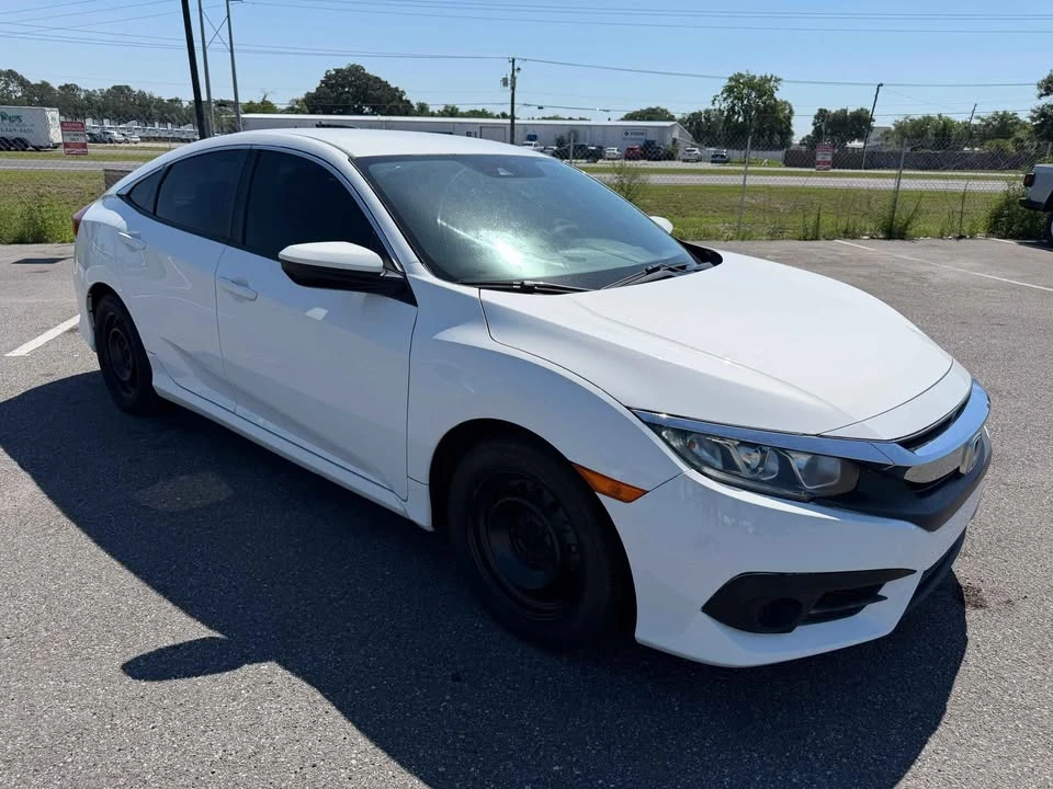 2016 Honda Civic 10th Gen - Image 2 of 10