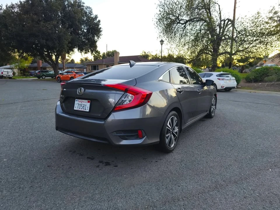 2016 Honda Civic 10th Gen - Image 9 of 16