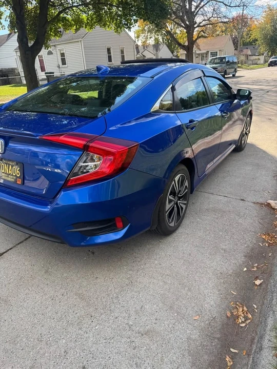 2016 Honda Civic 10th Gen - Image 6 of 17