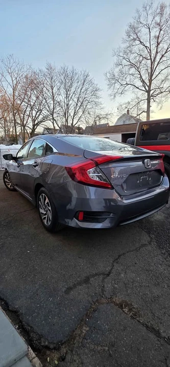 2016 Honda Civic 10th Gen - Image 4 of 10