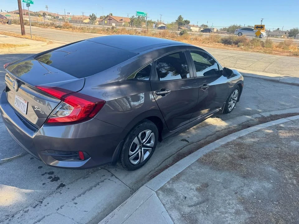 2016 Honda Civic 10th Gen - Image 4 of 9