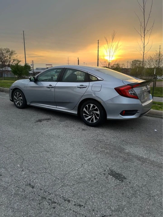 2016 Honda Civic 10th Gen - Image 6 of 7