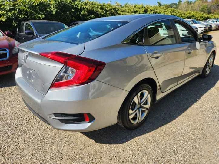 2016 Honda Civic 10th Gen - Image 4 of 12