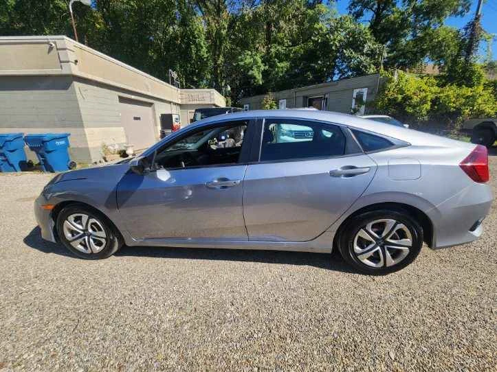 2016 Honda Civic 10th Gen - Image 7 of 12