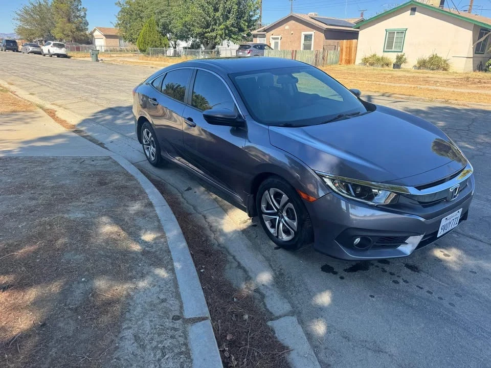 2016 Honda Civic 10th Gen - Image 2 of 9