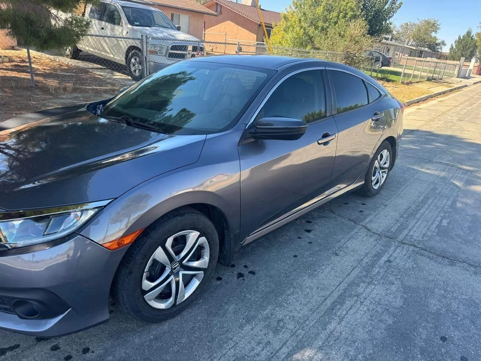 2016 Honda Civic 10th Gen - Image 5 of 9