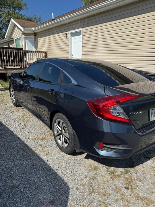 2016 Honda Civic 10th Gen - Image 3 of 9