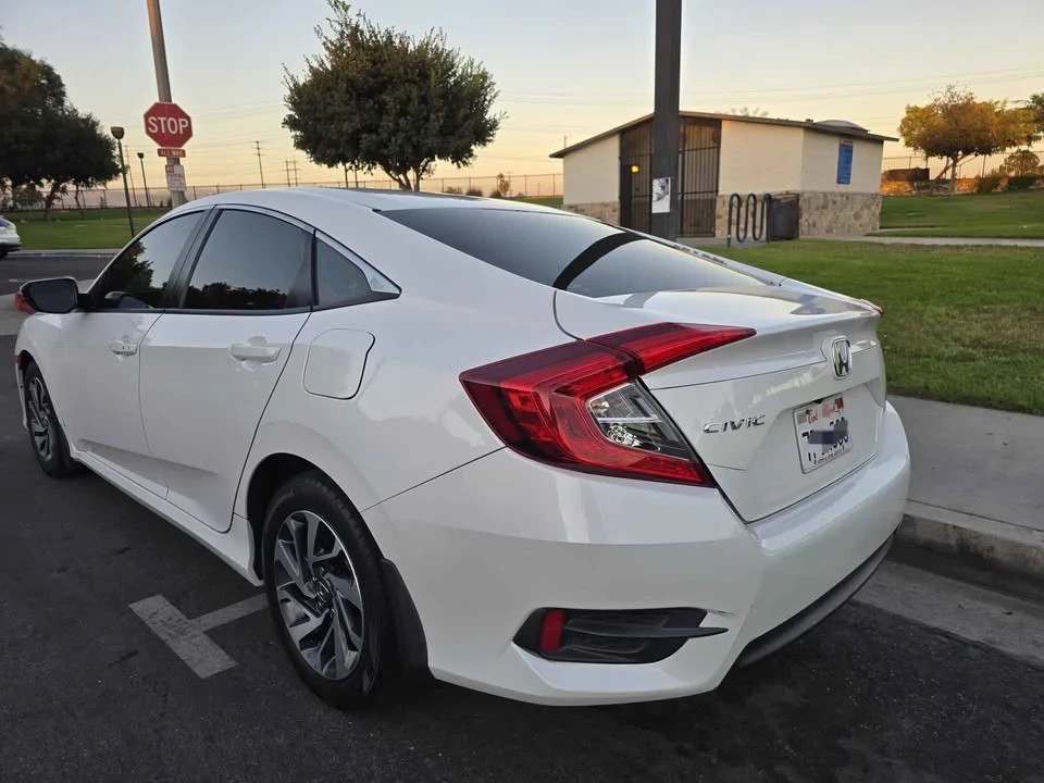 2016 Honda Civic 10th Gen - Image 8 of 20