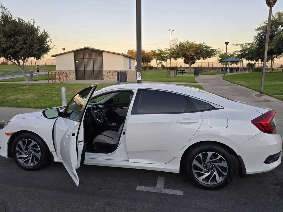 2016 Honda Civic 10th Gen - Image 10 of 20
