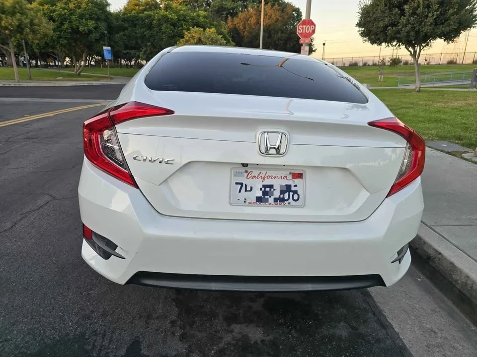 2016 Honda Civic 10th Gen - Image 9 of 20