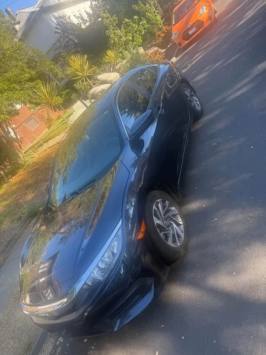2016 Honda Civic 10th Gen - Image 6 of 13