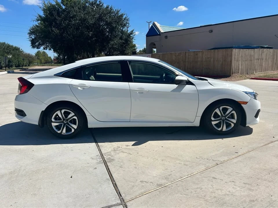 2016 Honda Civic 10th Gen - Image 5 of 14
