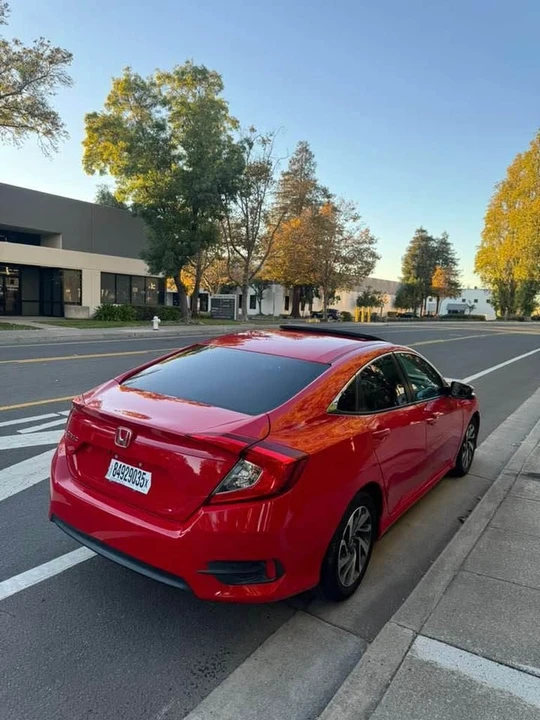 2016 Honda Civic 10th Gen - Image 3 of 13