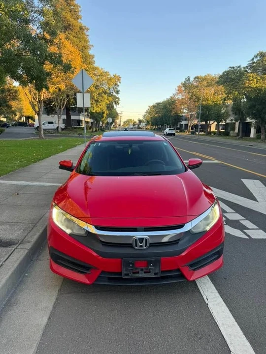 2016 Honda Civic 10th Gen - Image 5 of 13