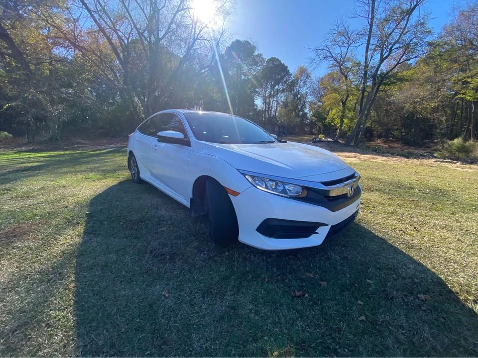 2016 Honda Civic 10th Gen - Image 3 of 17