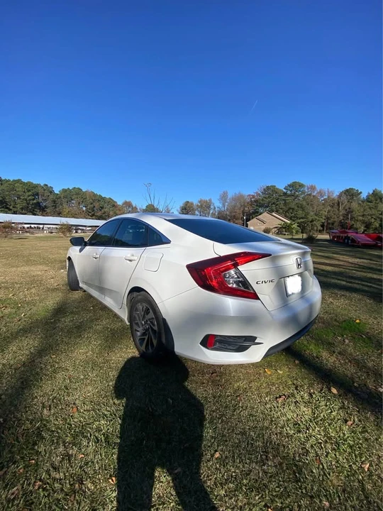 2016 Honda Civic 10th Gen - Image 6 of 17