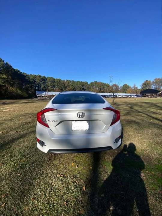 2016 Honda Civic 10th Gen - Image 5 of 17